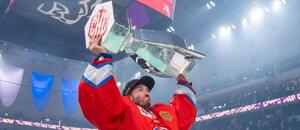 Český brankář Šimon Hrubec po vítězství v Lize mistrů v hokeji (Champions Hockey League) s ZSC Lions