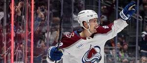 Martin Nečas je nejlépe placeným českým hráčem v NHL