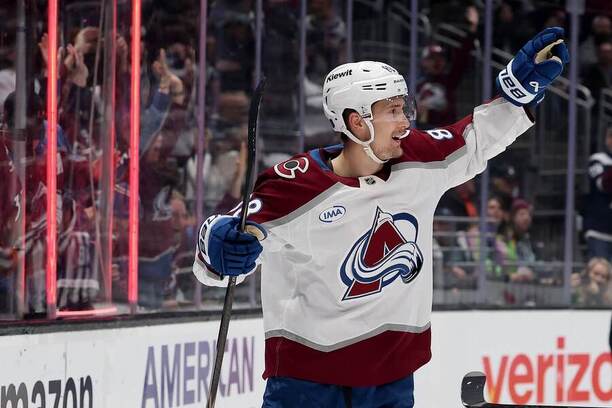 Martin Nečas je nejlépe placeným českým hráčem v&nbsp;NHL