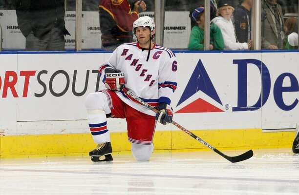 Jaromír Jágr byl stejně jako v Pittsburghu i v NY Rangers kapitánem.