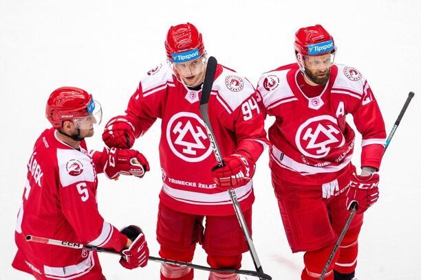 Třinečtí lídři Jakub Jeřábek, Andrej Nestrašil a Martin Růžička