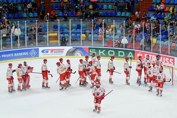 Hokejisté extraligového celku Mountfield Hradec Králové (foto ze zápasu CHL proti dánskému Odense, sezona 25/26)