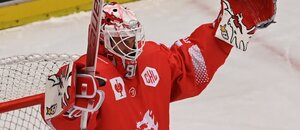 Brankář Třince Ondřej Kacetl se raduje z vítězství nad Aalborgem, Oceláři postoupili do play off Ligy mistrů v hokeji 2023-24 Brankář Třince Ondřej Kacetl se raduje z vítězství nad Aalborgem, Oceláři postoupili do play off Ligy mistrů v hokeji 2023-24