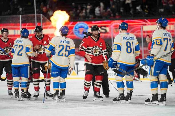 Hráči Chicaga a St. Louis po konci Winter Classic 2025
