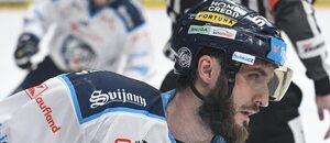 Tomáš Filippi z Liberce právě vsítil gól do okryté klece Tomáš Filippi z Liberce právě vsítil gól do okryté klece