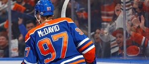 Kapitán Edmontonu Connor McDavid je naší 1. hvězdou týdne. Kapitán Edmontonu Connor McDavid je naší 1. hvězdou týdne.