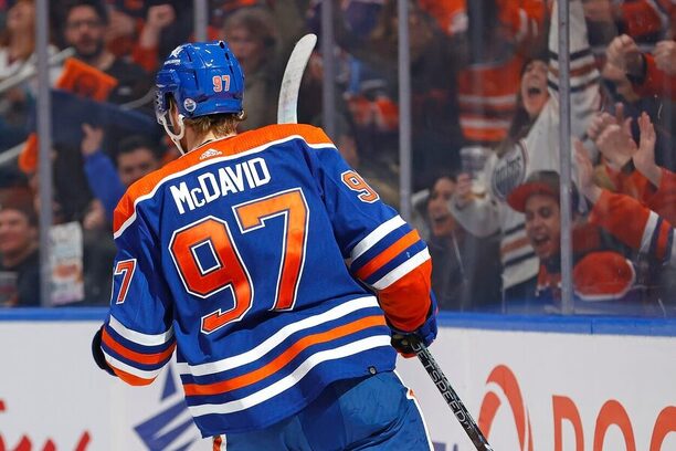 Kapitán Edmontonu Connor McDavid je naší 1. hvězdou týdne.