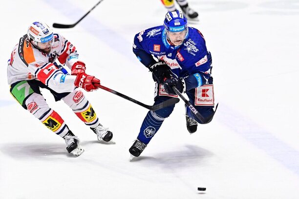 Martin Kaut z Pardubic a Jaromír Jágr z Kladna se zařadili mezi největší hvězdy hokejové extraligy za minulý týden