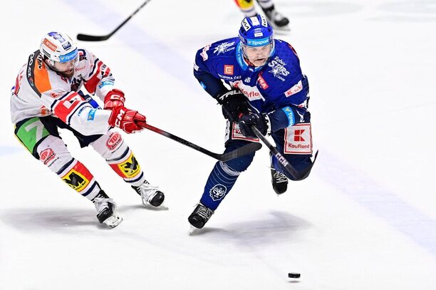 Martin Kaut z Pardubic a Jaromír Jágr z Kladna se zařadili mezi největší hvězdy hokejové extraligy za minulý týden