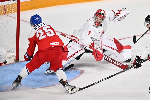 Stříbrný hrdina posledního MS v hokeji juniorů Jiří Kulich bude i letos reprezentovat českou U20