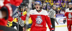 Útočník Matyáš Melovský slaví úvodní gól v semifinále MS juniorů v hokeji 2024 proti Švédsku, Česko si dnes na MS U20 zahraje o bronzovou medaili Útočník Matyáš Melovský slaví úvodní gól v semifinále MS juniorů v hokeji 2024 proti Švédsku, Česko si dnes na MS U20 zahraje o bronzovou medaili