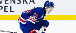Americký útočník Cutter Gauthier oslavuje vítěznou trefu v semifinále MS U20 v hokeji 2024 Americký útočník Cutter Gauthier oslavuje vítěznou trefu v semifinále MS U20 v hokeji 2024
