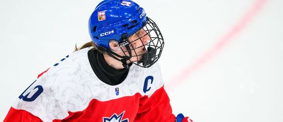 Česká kapitánka Adéla Šapovalivová už vstřelila 8 gólů na MS v hokeji žen U18 2024