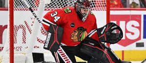 Brankář Petr Mrázek je velkou oporou Chicaga Blackhawks.