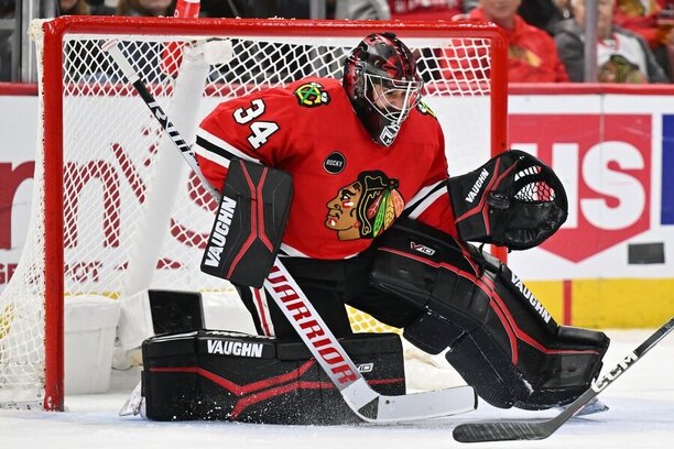 Brankář Petr Mrázek je velkou oporou Chicaga Blackhawks.