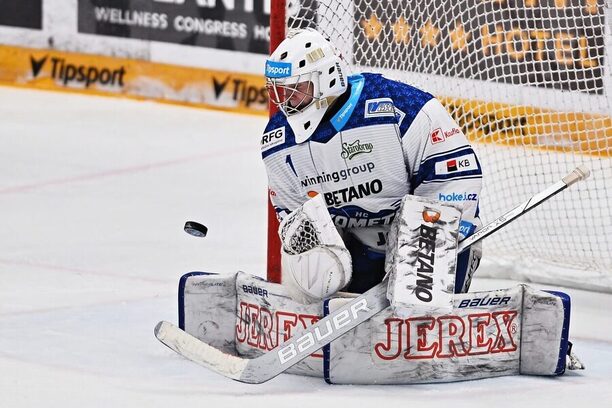 Brankář Komety Brno Jan Kavan ve třech utkáních inkasoval jen třikrát a stává se 1. hvězdou týdne v hokejové extralize