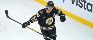 Útočník Bostonu Bruins David Pastrňák je naší 1. hvězdou týdne v NHL.