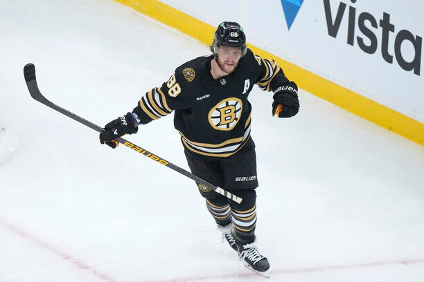 Útočník Bostonu Bruins David Pastrňák je naší 1. hvězdou týdne v NHL.