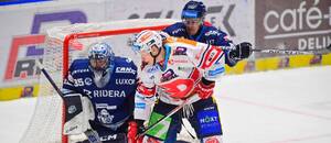Hokej, česká extraliga 2023-2024, Matěj Machovský, Robert Říčka a Stuart Percy v utkání Pardubice vs. Vítkovice Hokej, česká extraliga 2023-2024, Matěj Machovský, Robert Říčka a Stuart Percy v utkání Pardubice vs. Vítkovice