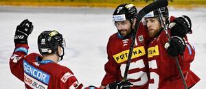 Hokej, česká extraliga 2023/2024, hokejisté Sparty oslavují gól v utkání s Kladnem v O2 Areně