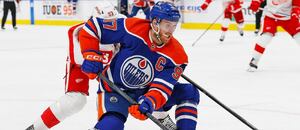 Útočník Edmontonu Oilers Connor McDavid je naší 1. hvězdou týdne v NHL. Útočník Edmontonu Oilers Connor McDavid je naší 1. hvězdou týdne v NHL.