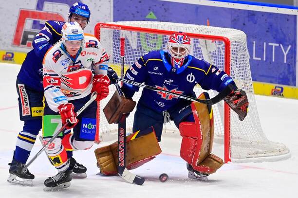 Až poslední kolo základní části rozhodne, jestli se České Budějovice vyhnou předkolu play off. Sledujte jejich zápas s Pardubicemi živě na TV Tipsport.