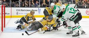 Český útočník Radek Faksa v zápase play off NHL mezi Dallas Stars a Vegas Golden Knights