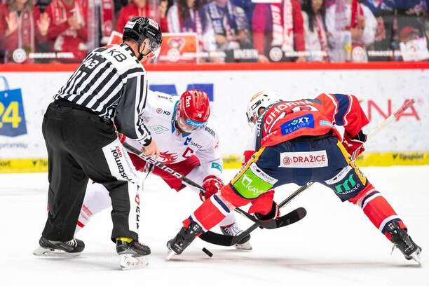 Petr Vrána a Tomáš Zohorna na buly v šestém zápase, vyrovnané finále Pardubice vs. Třinec čeká už jen rozhodující sedmý duel