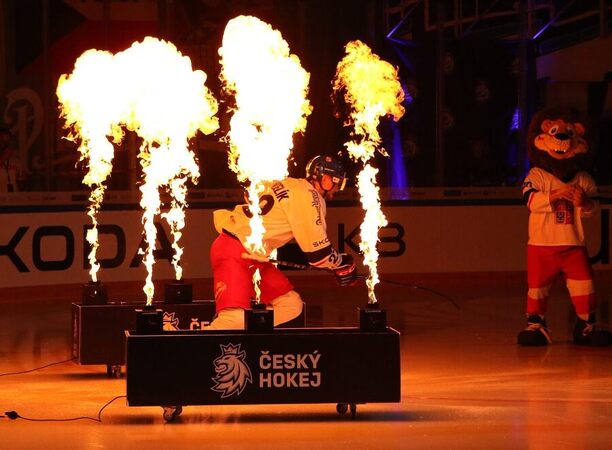Český reprezentant Jáchym Kondelík nastupuje do zápasu proti Finům, ve kterém vstřelil jediný český gól. Jako další nás na Betano Hockey Games vyzvou Švédové