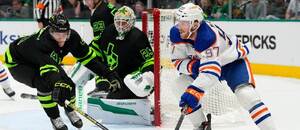 Obránce Stars Miro Heiskanen a útočník Oilers Connor McDavid. I jejich souboje rozhodnou o tom, kdo vyhraje sérii play off NHL 2024 Dallas vs. Edmonton Obránce Stars Miro Heiskanen a útočník Oilers Connor McDavid. I jejich souboje rozhodnou o tom, kdo vyhraje sérii play off NHL 2024 Dallas vs. Edmonton