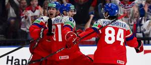Martin Nečas, Dominik Kubalík a Tomáš Kundrátek se na MS v hokeji 2024 radují z prvního gólu v semifinále Martin Nečas, Dominik Kubalík a Tomáš Kundrátek se na MS v hokeji 2024 radují z prvního gólu v semifinále