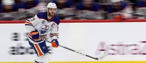 Connor McDavid překonal hranici 40 bodů v jednom play off. To před ním dokázali pouze Wayne Gretzky a Mario Lemieux.