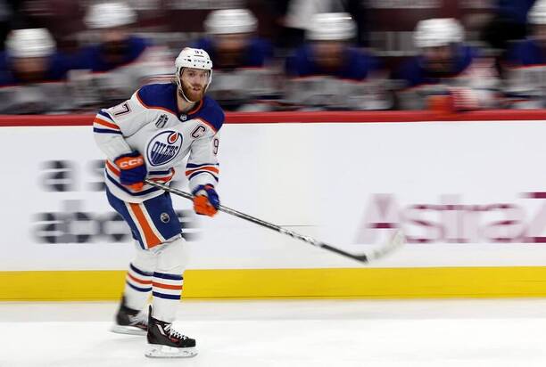 Connor McDavid překonal hranici 40 bodů v jednom play off. To před ním dokázali pouze Wayne Gretzky a Mario Lemieux.
