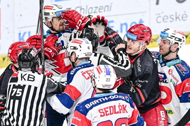 Východočeské derby mezi Pardubicemi a&nbsp;Hradcem Králové přináší vyhrocené souboje