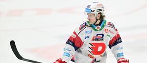Obránce Andrej Šustr v Pardubicích dlouhou nevydržel, klub se s ním rozloučil už před 18. kolem Tipsport ELH. Obránce Andrej Šustr v Pardubicích dlouhou nevydržel, klub se s ním rozloučil už před 18. kolem Tipsport ELH.