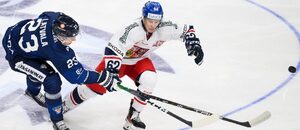 Zápas Česko vs. Finsko na Švýcarských hokejových hrách 2023, na fotce Jiří Ticháček a Otto Latvala Zápas Česko vs. Finsko na Švýcarských hokejových hrách 2023, na fotce Jiří Ticháček a Otto Latvala