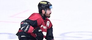 Michal Kempný z týmu HC Sparta Praha stráví příští týdny na mardoce Michal Kempný z týmu HC Sparta Praha stráví příští týdny na mardoce
