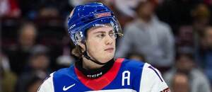 Hokej USA U20 na MS juniorů: Zleva útočníci Spojených států Danny Nelson a Trevor Connelly Hokej USA U20 na MS juniorů: Zleva útočníci Spojených států Danny Nelson a Trevor Connelly