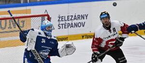 Michalové Postava a Řepík v utkání Tipsport extraligy 2024/2025. Kometa Brno a Sparta Praha spolu hrají i dnes
