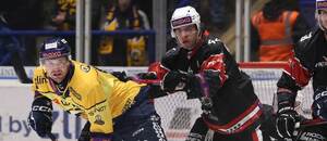 Pavel Sedláček (Berani) a Vojtěch Husinecký (Piráti) během základní části, Zlín a Chomutov spolu hrají i v play off Maxa ligy 2025 Pavel Sedláček (Berani) a Vojtěch Husinecký (Piráti) během základní části, Zlín a Chomutov spolu hrají i v play off Maxa ligy 2025