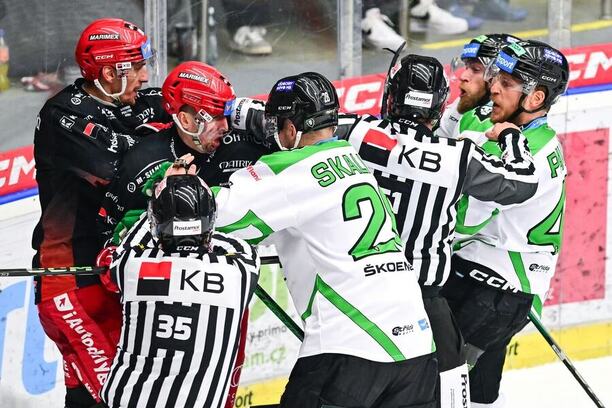 Hokej play off extraliga 2025, čtvrtfinále Mladá Boleslav vs. Mountfield HK, potyčka