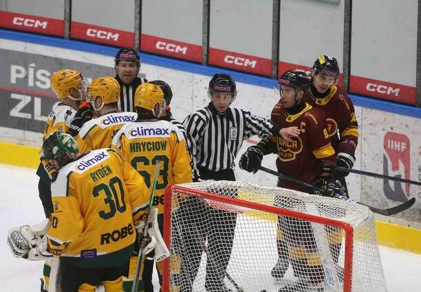 Hokej play off Maxa liga 2025, semifinále Jihlava vs. Vsetín, momentka ze zápasu č. 3.