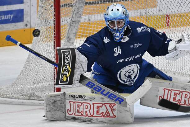 Hokej play off ELH semifinále, Kometa Brno vs. Sparta Praha, hlavním hrdinou 3. zápasu se stal gólman Komety Michal Postava, který vychytal čisté konto