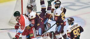 Hokej baráž o extraligu, Olomouc vs. Jihlava, ilustrační fotka ze vzájemného zápasu v sezoně 2017/18 Hokej baráž o extraligu, Olomouc vs. Jihlava, ilustrační fotka ze vzájemného zápasu v sezoně 2017/18