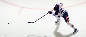 Vítězem trofeje pro nejlepšího kanonýra NHL se stal Němec Leon Draisaitl, který dal 52 gólů. Vítězem trofeje pro nejlepšího kanonýra NHL se stal Němec Leon Draisaitl, který dal 52 gólů.