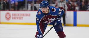 Český útočník ve službách Colorada Avalanche Martin Nečas bude hrát se svým týmem v 1. kole play off NHL 2025 proti Dallasu Stars. Sledujte sérii živě na TV Tipsport. Český útočník ve službách Colorada Avalanche Martin Nečas bude hrát se svým týmem v 1. kole play off NHL 2025 proti Dallasu Stars. Sledujte sérii živě na TV Tipsport.