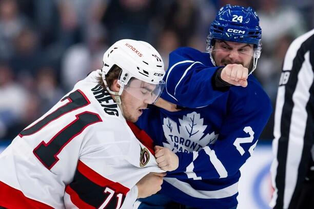 Ridly Greig (Senators) a Scott Laughton (Maple Leafs) přiživují rivalitu mezi Torontem a Ottawou - preview 1. kola play off NHL 2025