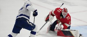 NHL Florida vs. Tampa Bay, brankář Panthers Bobrovsky zasahuje