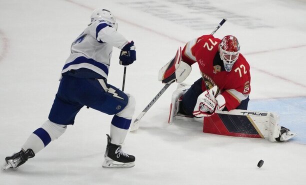 NHL Florida vs. Tampa Bay, brankář Panthers Bobrovsky zasahuje