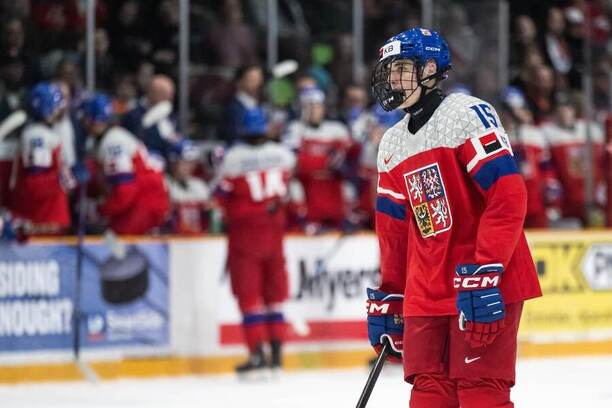 Český hokejista Vojtěch Čihař na MS juniorů, dnes bude s českým výběrem U18 čelit Kanadě ve čtvrtfinále MS v hokeji do 18 let 2025